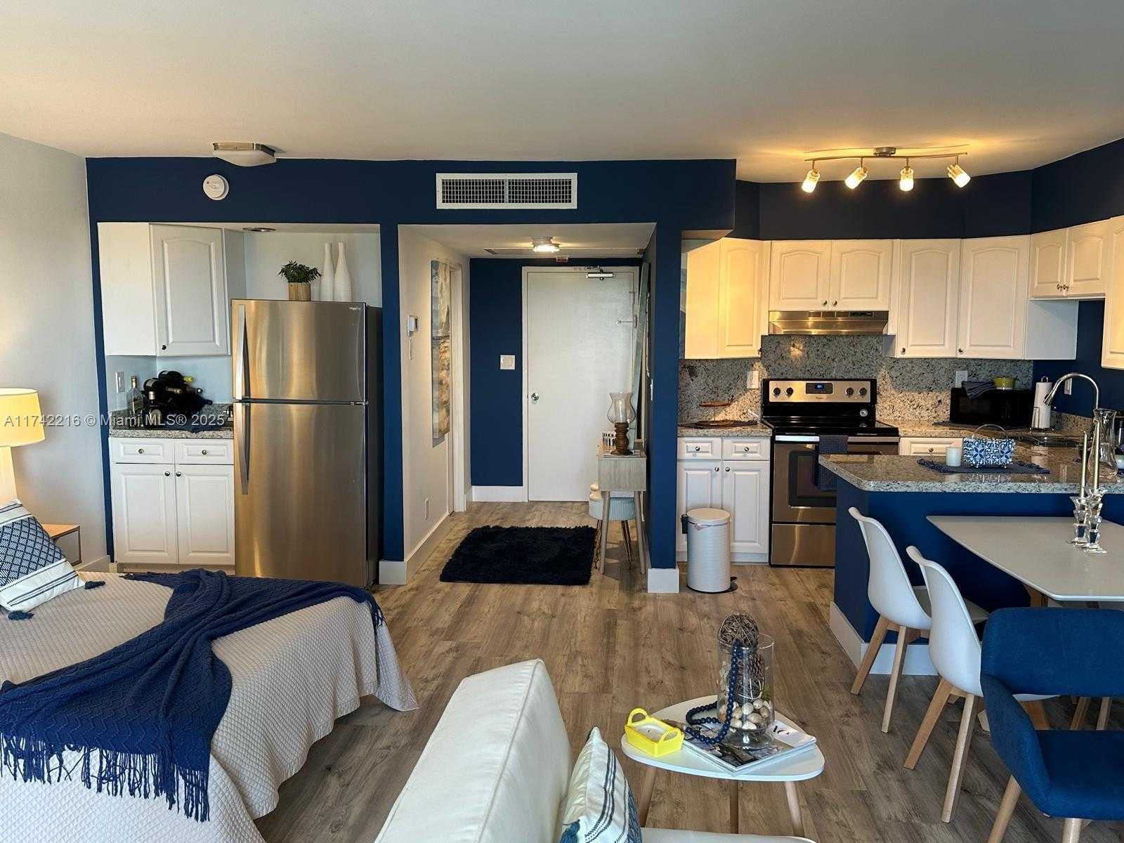 Small Image of 5401 COLLINS AVE #922, Miami Beach Number 8