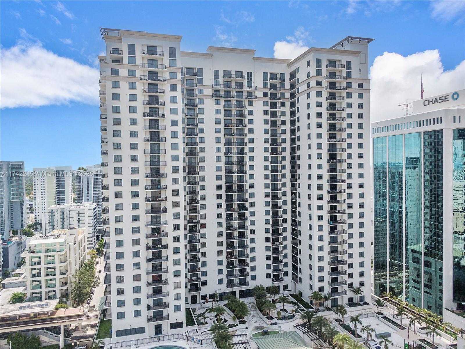 Small Image of 999 SOUTH WEST 1ST AVE #2002, Miami Number 25