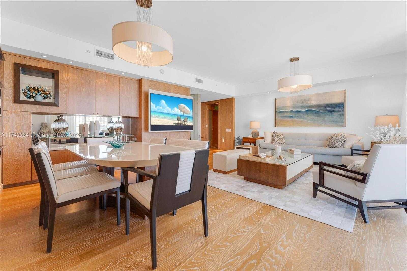Small Image of 19400 TURNBERRY WAY #2011, Aventura Number 12