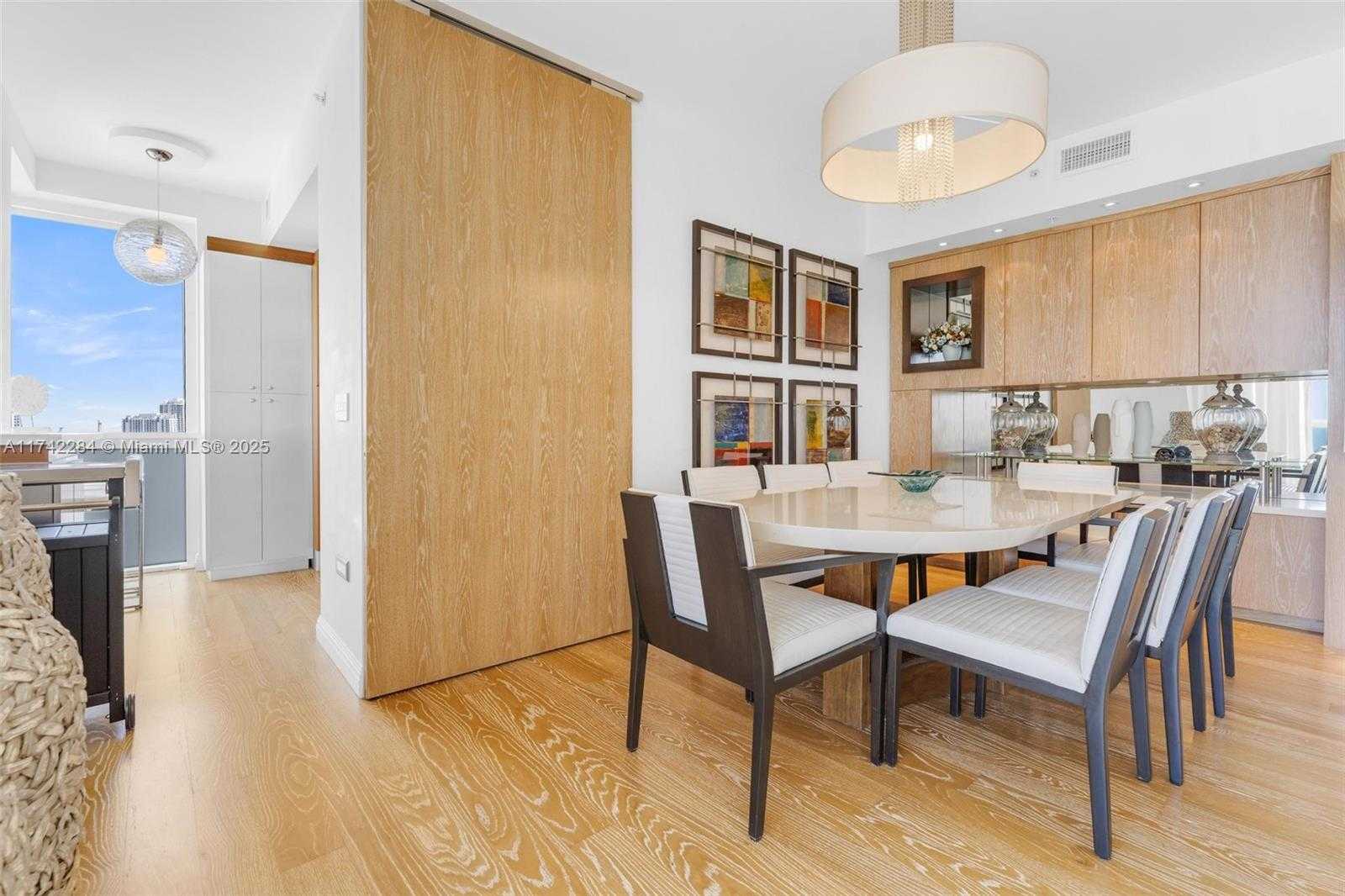 Small Image of 19400 TURNBERRY WAY #2011, Aventura Number 13