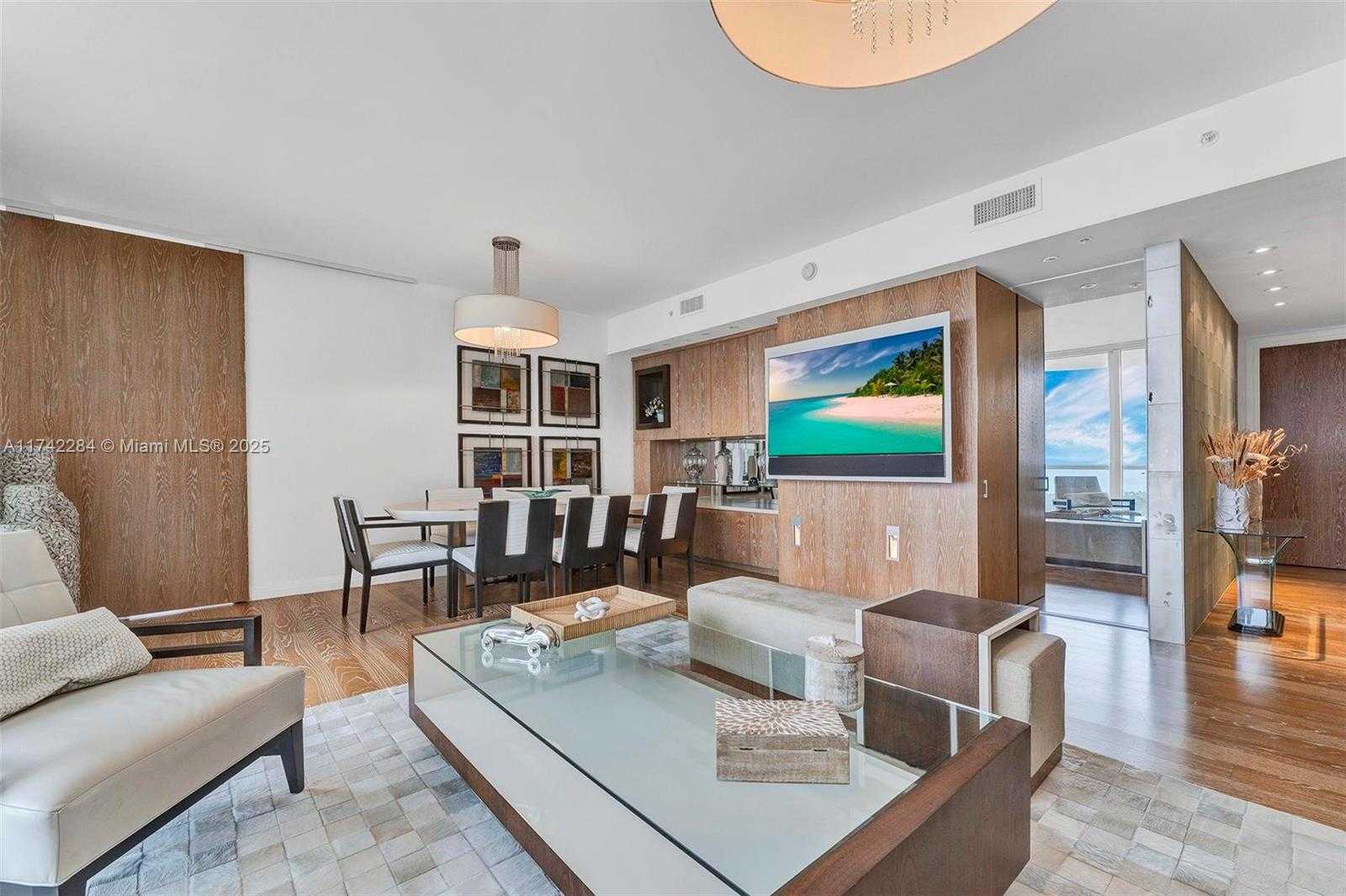 Small Image of 19400 TURNBERRY WAY #2011, Aventura Number 14