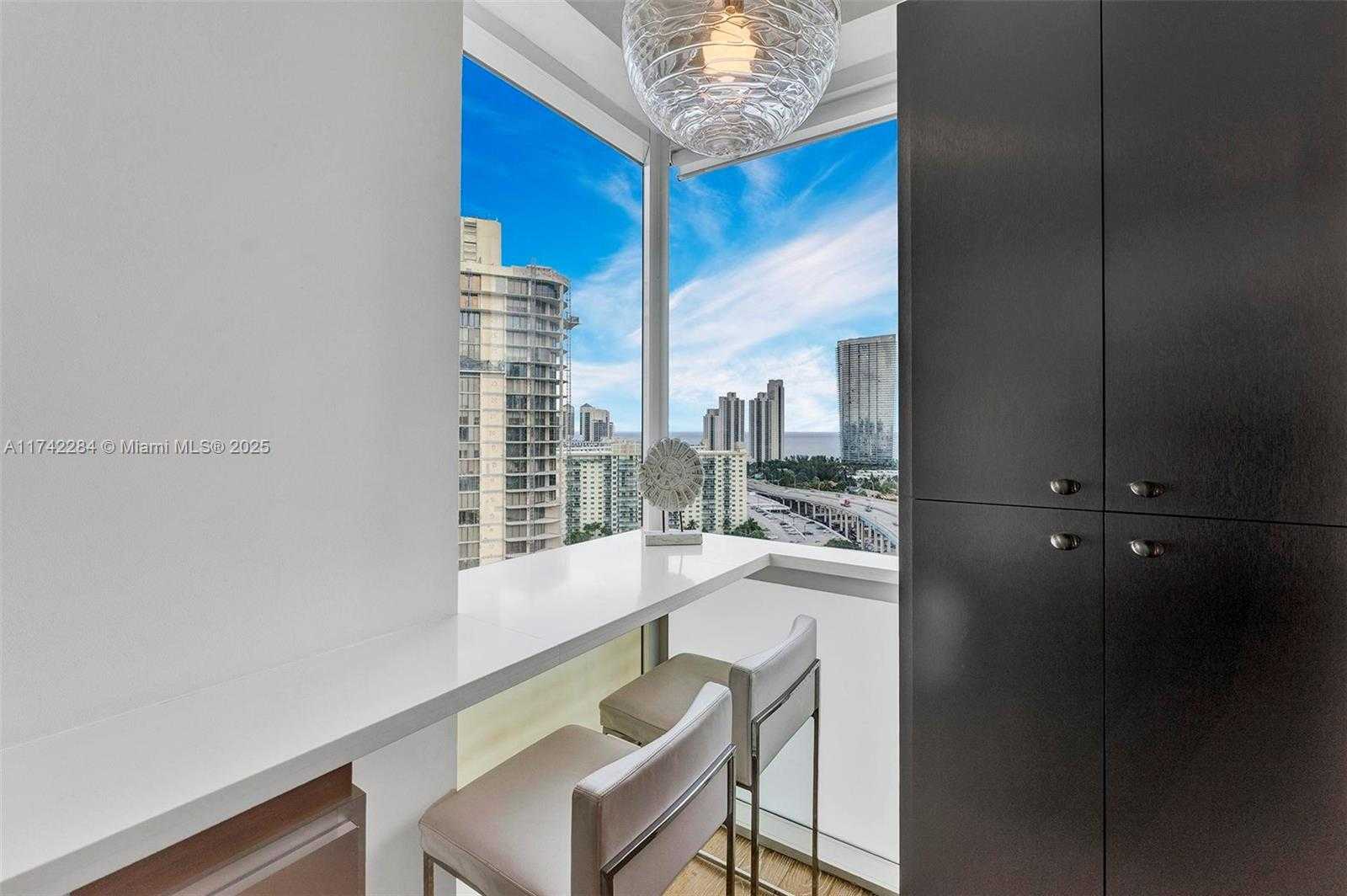 Small Image of 19400 TURNBERRY WAY #2011, Aventura Number 17