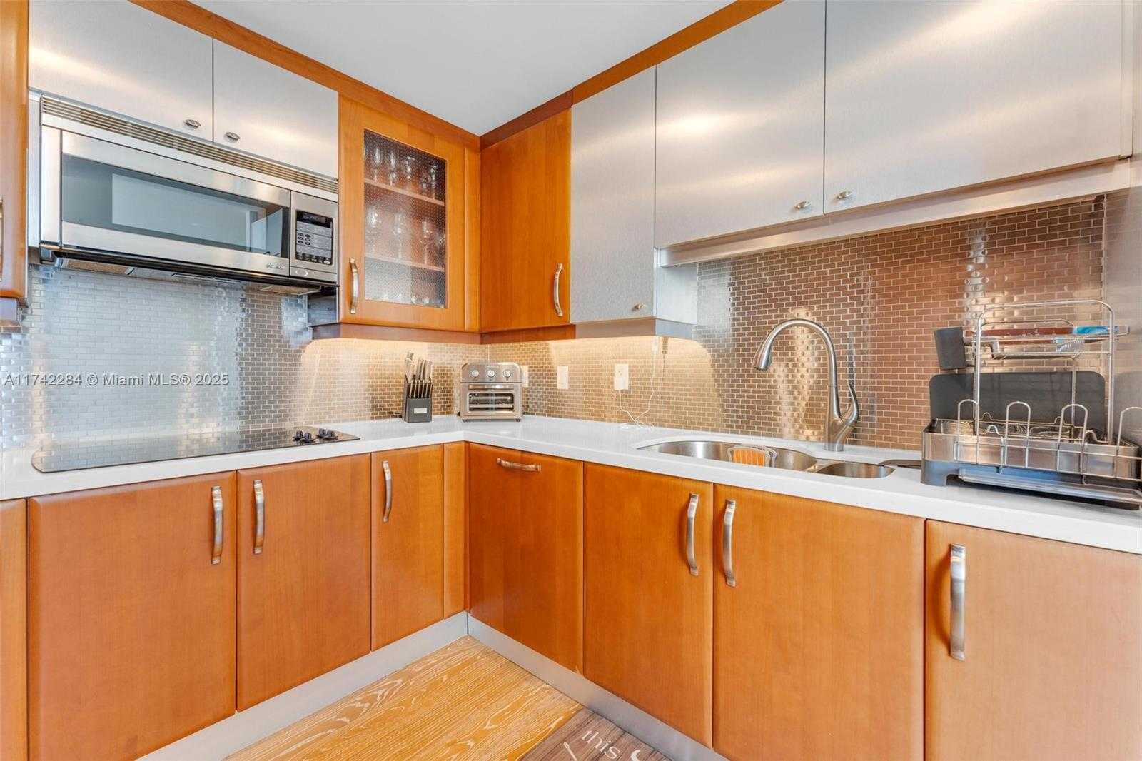 Small Image of 19400 TURNBERRY WAY #2011, Aventura Number 19