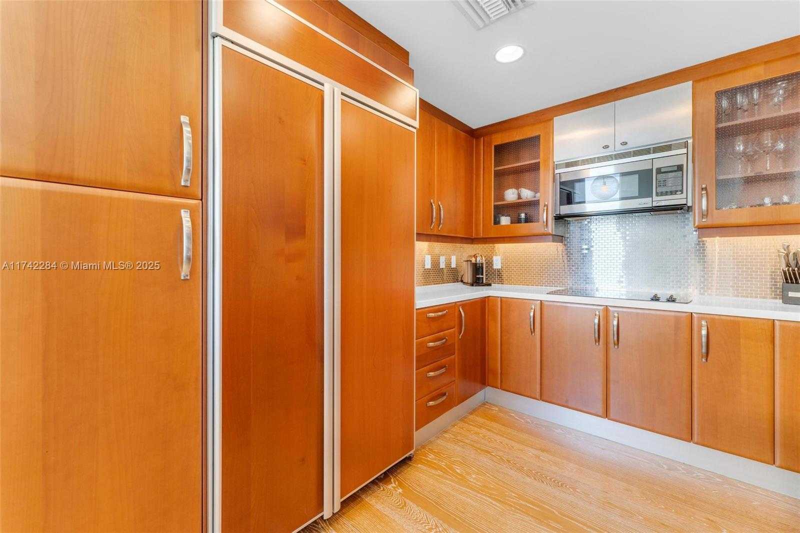 Small Image of 19400 TURNBERRY WAY #2011, Aventura Number 20