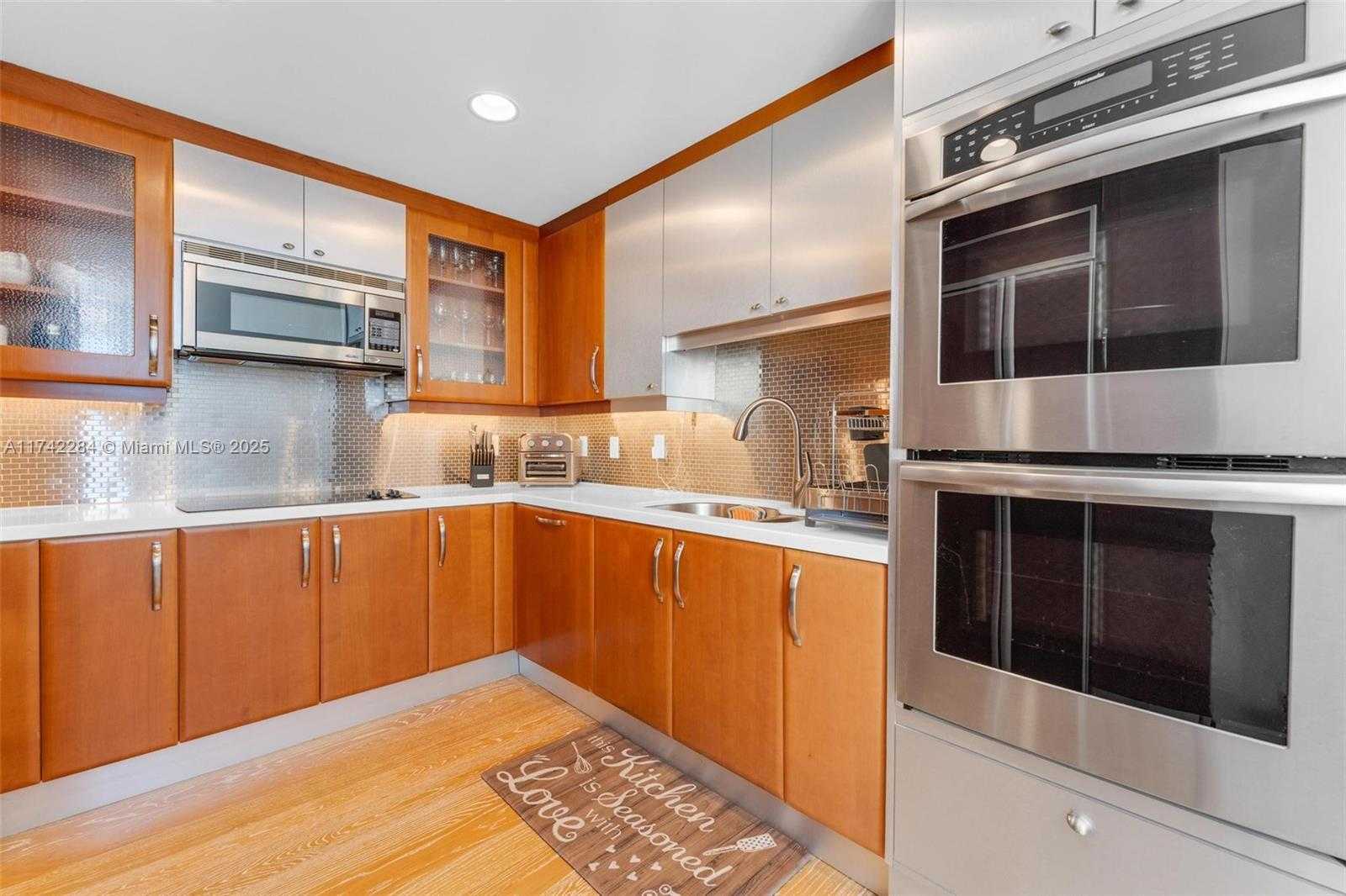 Small Image of 19400 TURNBERRY WAY #2011, Aventura Number 21