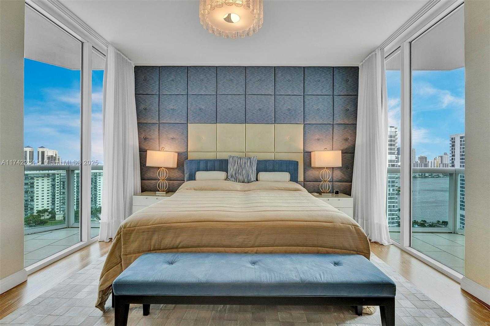 Small Image of 19400 TURNBERRY WAY #2011, Aventura Number 3