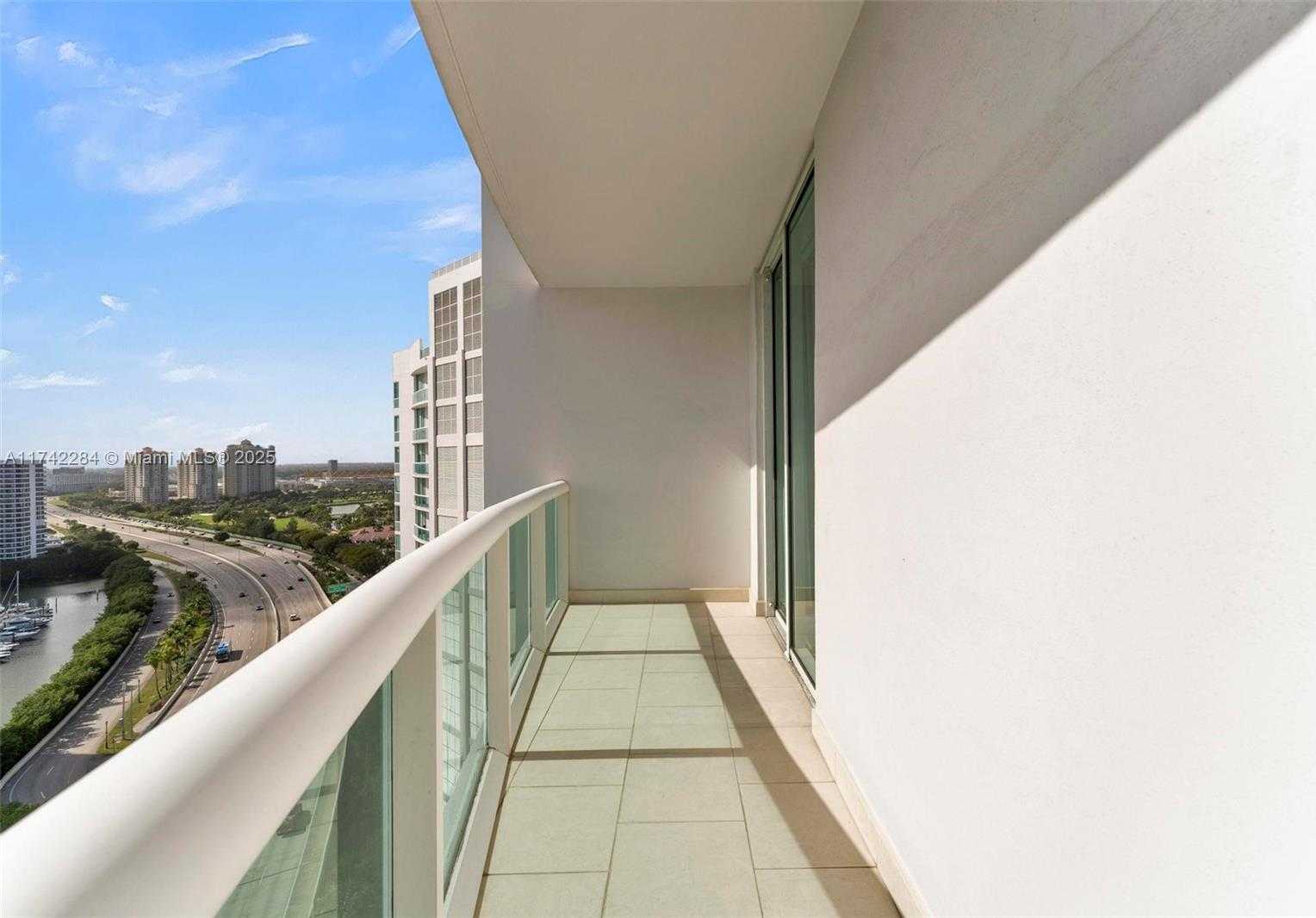 Small Image of 19400 TURNBERRY WAY #2011, Aventura Number 42