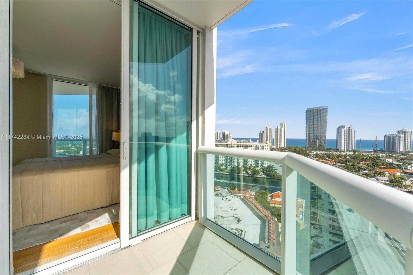 Small Image of 19400 TURNBERRY WAY #2011, Aventura Number 43