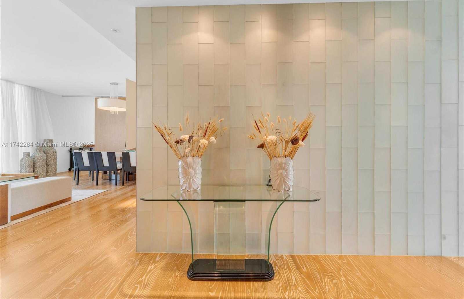 Small Image of 19400 TURNBERRY WAY #2011, Aventura Number 6