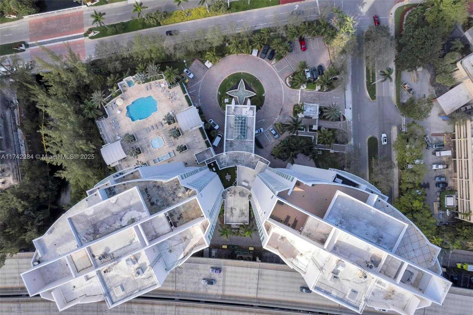 Small Image of 19400 TURNBERRY WAY #2011, Aventura Number 60