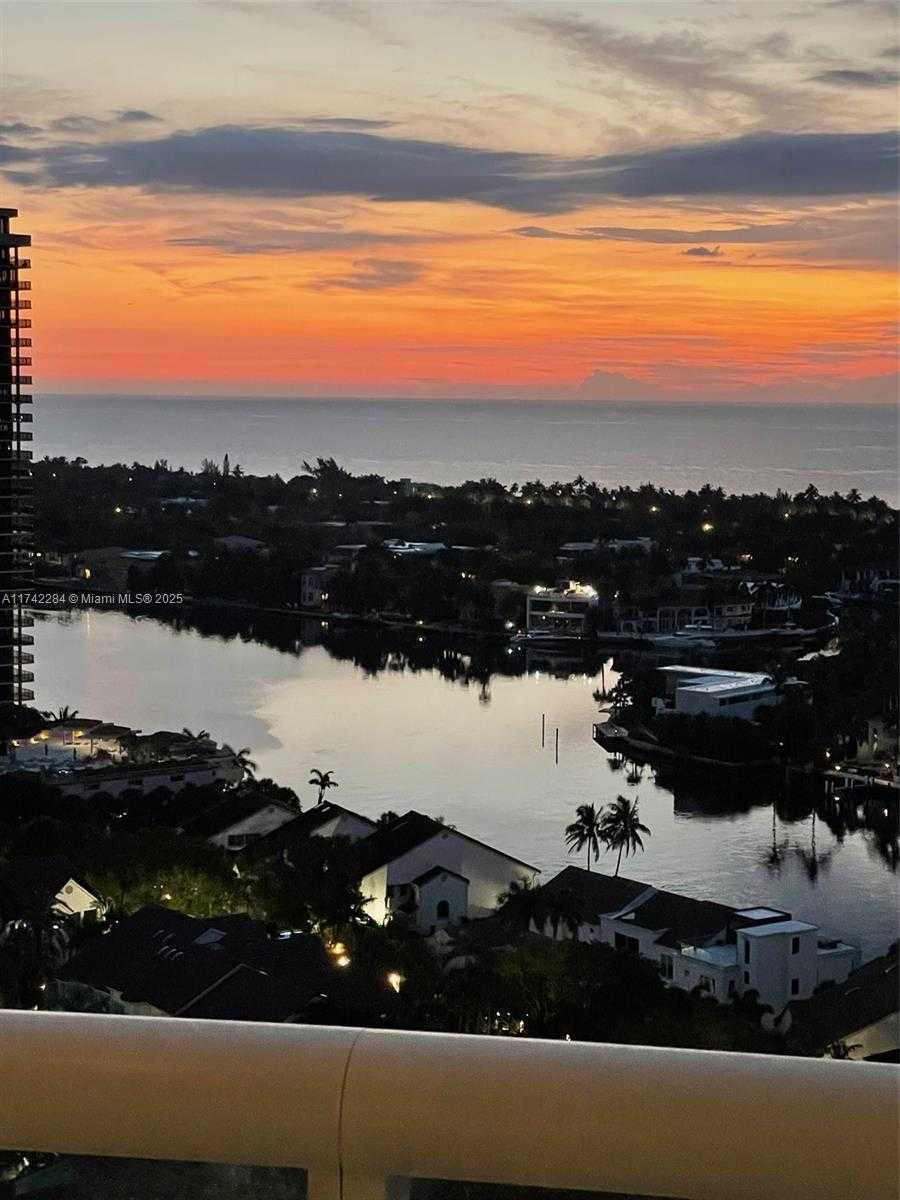 Small Image of 19400 TURNBERRY WAY #2011, Aventura Number 66