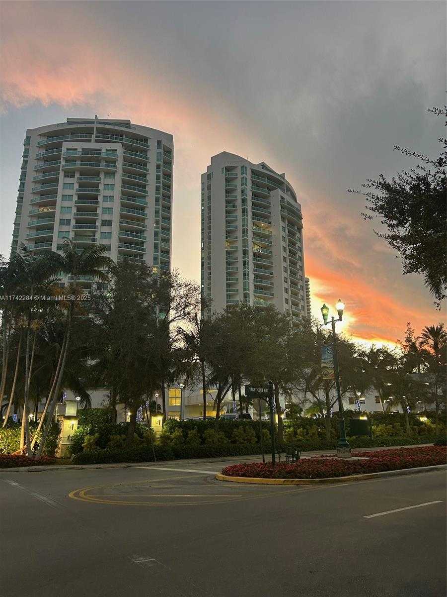 Small Image of 19400 TURNBERRY WAY #2011, Aventura Number 70