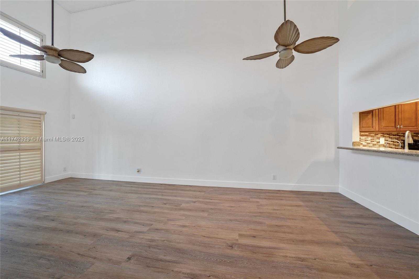 Small Image of 7490 SOUTH PINEWALK DR S #94-20, Margate Number 11