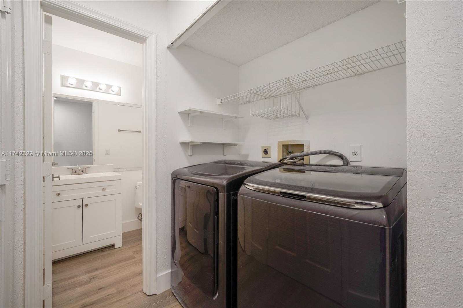 Small Image of 7490 SOUTH PINEWALK DR S #94-20, Margate Number 18