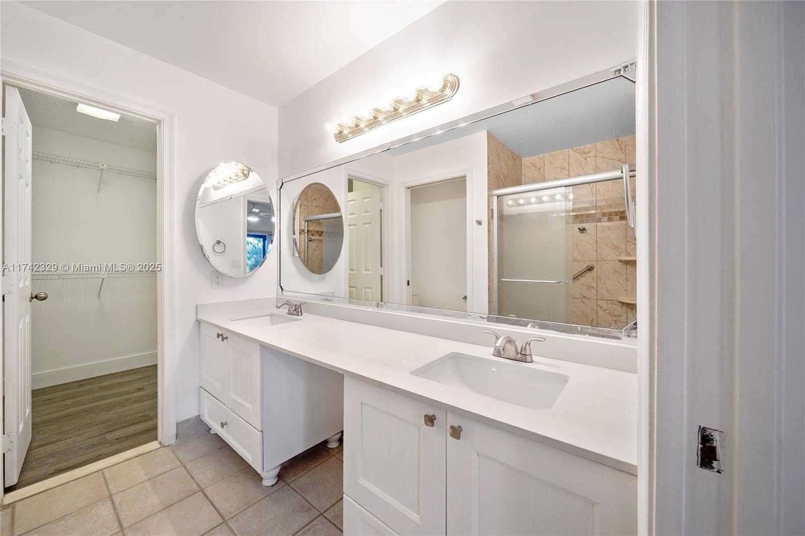 Small Image of 7490 SOUTH PINEWALK DR S #94-20, Margate Number 23