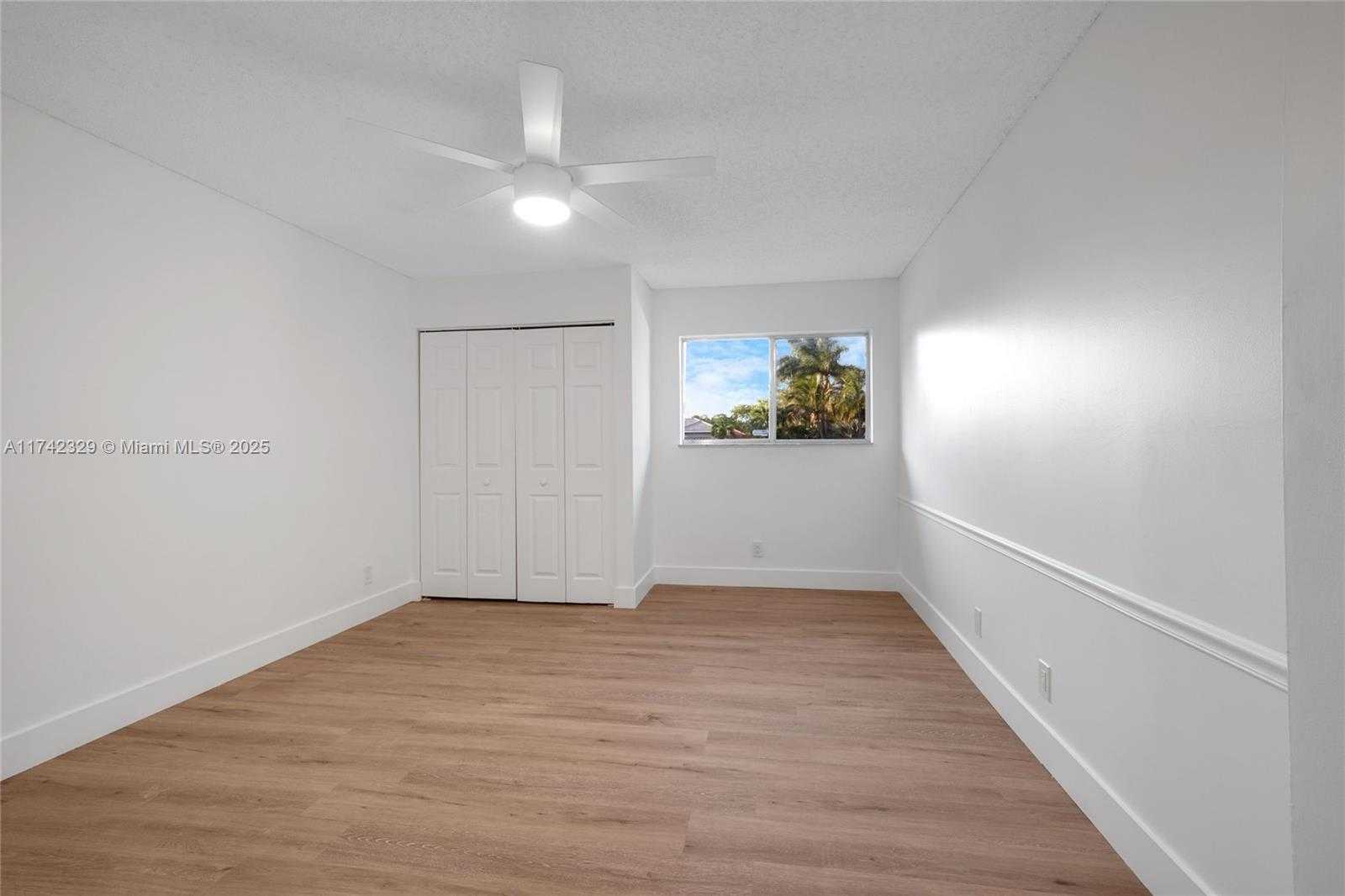 Small Image of 7490 SOUTH PINEWALK DR S #94-20, Margate Number 31