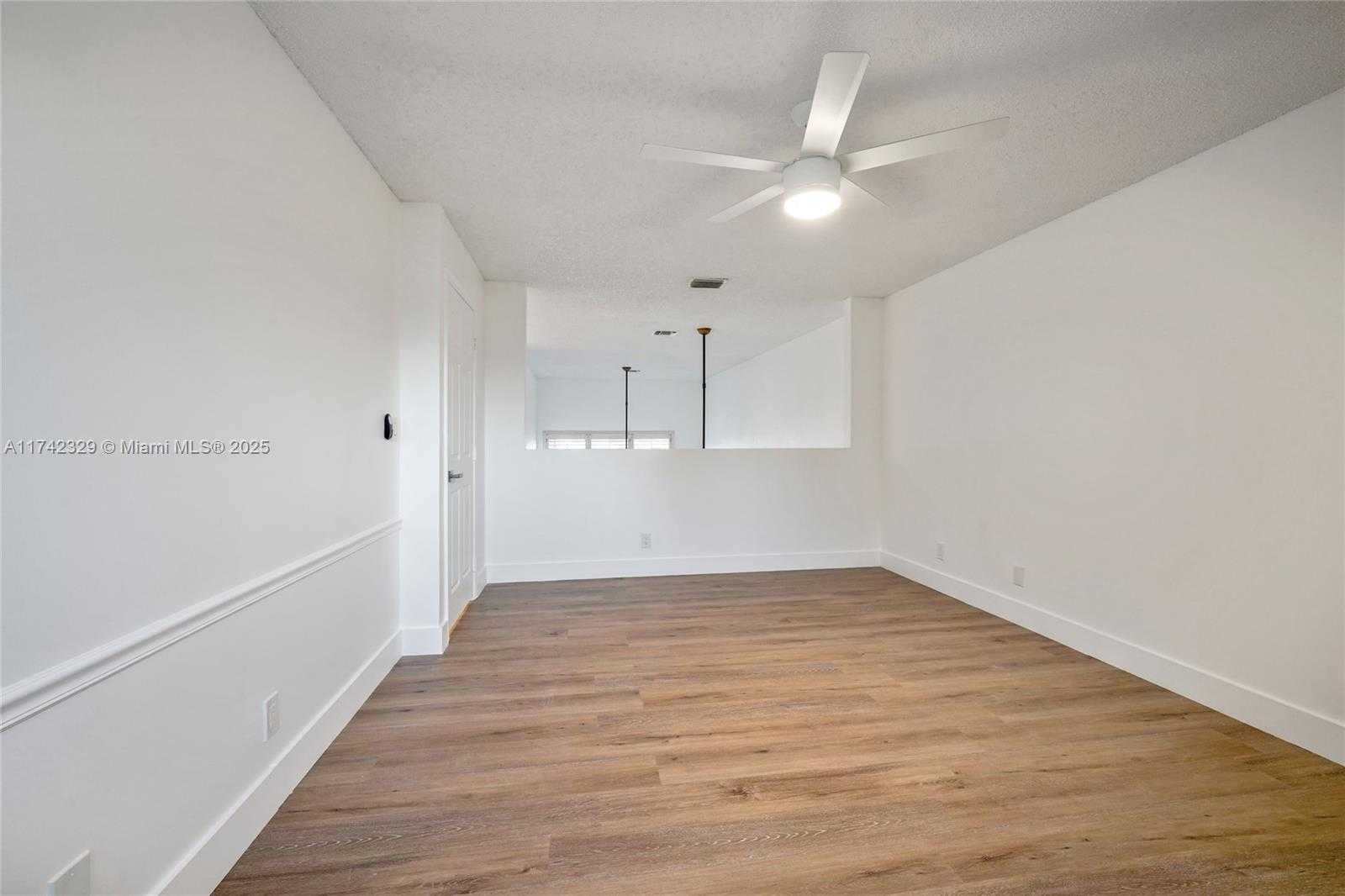 Small Image of 7490 SOUTH PINEWALK DR S #94-20, Margate Number 35
