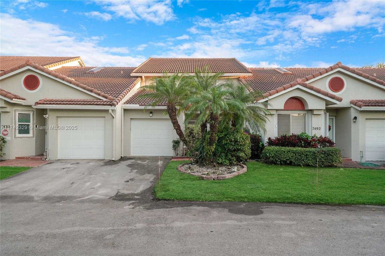 Small Image of 7490 SOUTH PINEWALK DR S #94-20, Margate Number 39