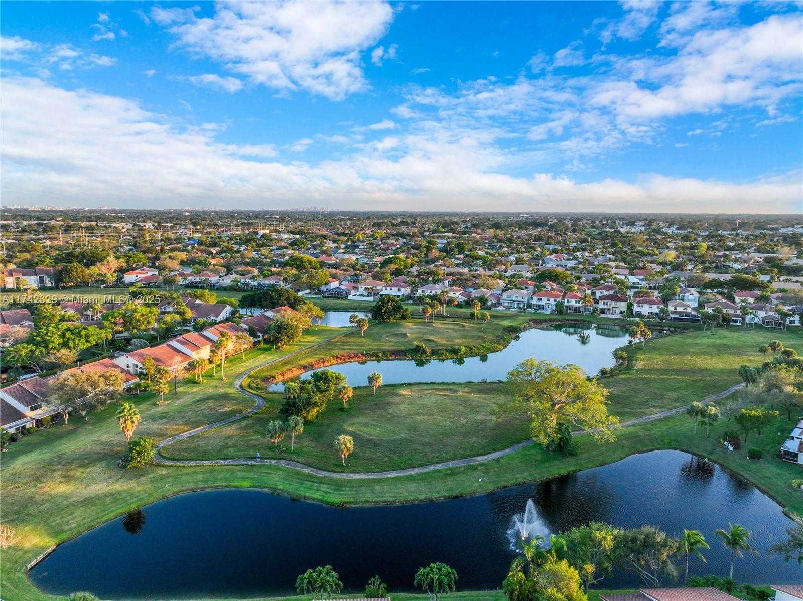 Small Image of 7490 SOUTH PINEWALK DR S #94-20, Margate Number 50