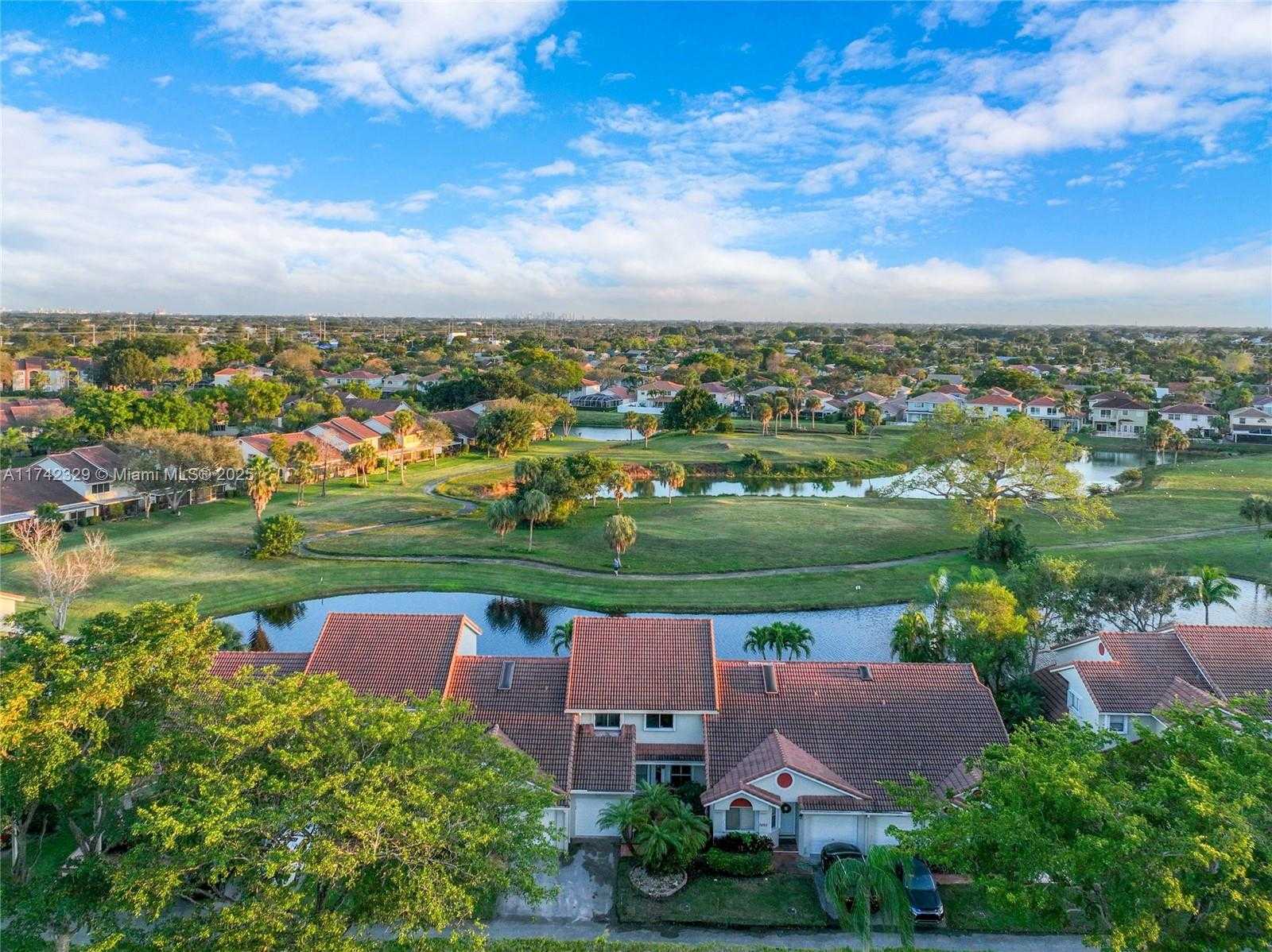 Small Image of 7490 SOUTH PINEWALK DR S #94-20, Margate Number 51