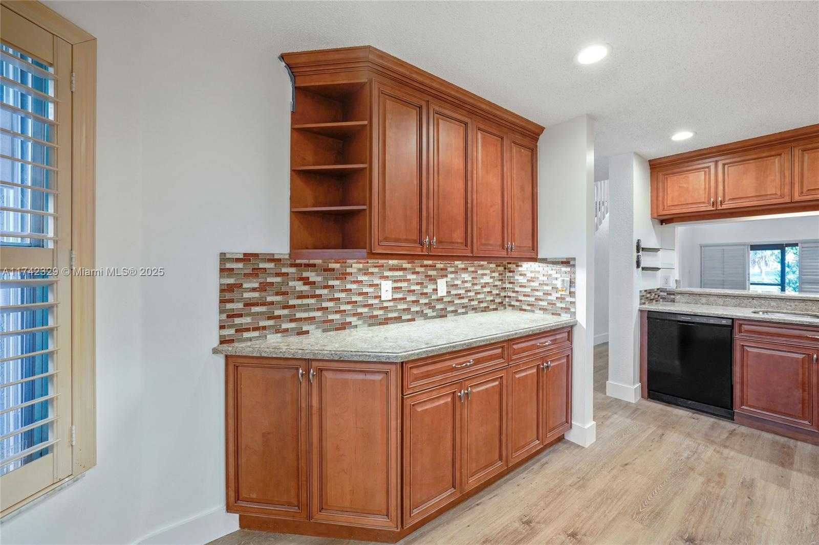 Small Image of 7490 SOUTH PINEWALK DR S #94-20, Margate Number 8