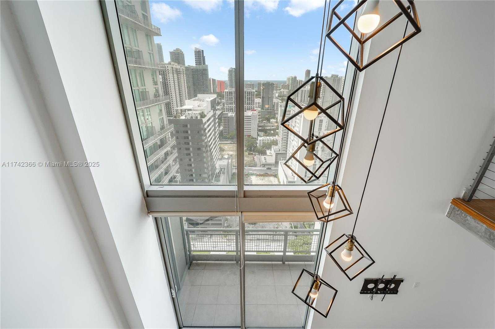 Small Image of 690 SOUTH WEST 1ST CT #3117, Miami Number 5