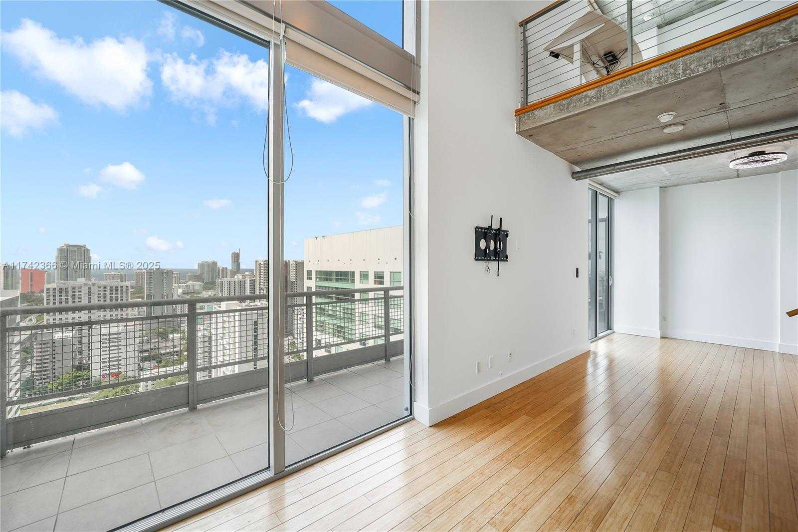 Small Image of 690 SOUTH WEST 1ST CT #3117, Miami Number 8