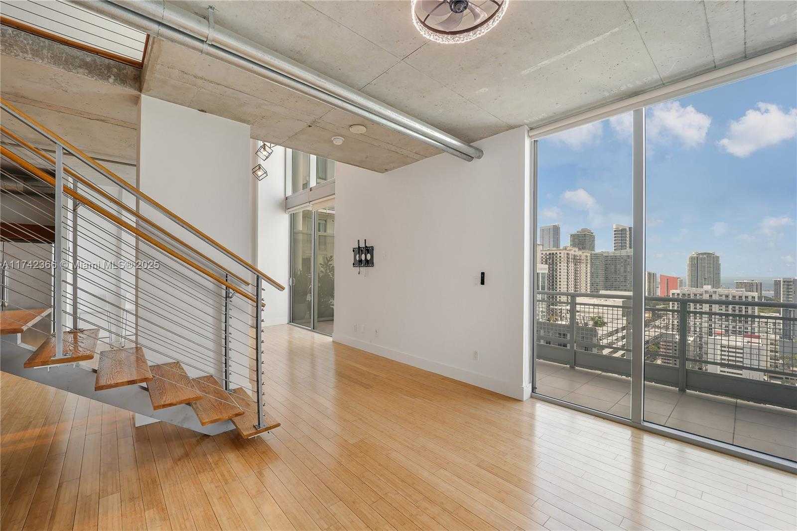 Small Image of 690 SOUTH WEST 1ST CT #3117, Miami Number 9