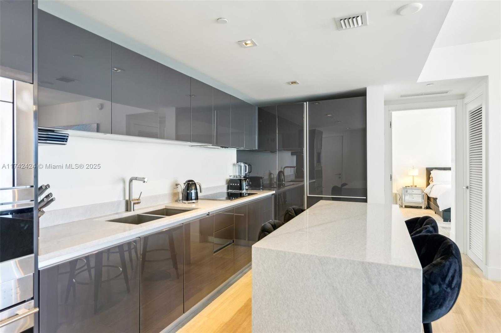 Small Image of 1451 BRICKELL AVE #1202, Miami Number 12