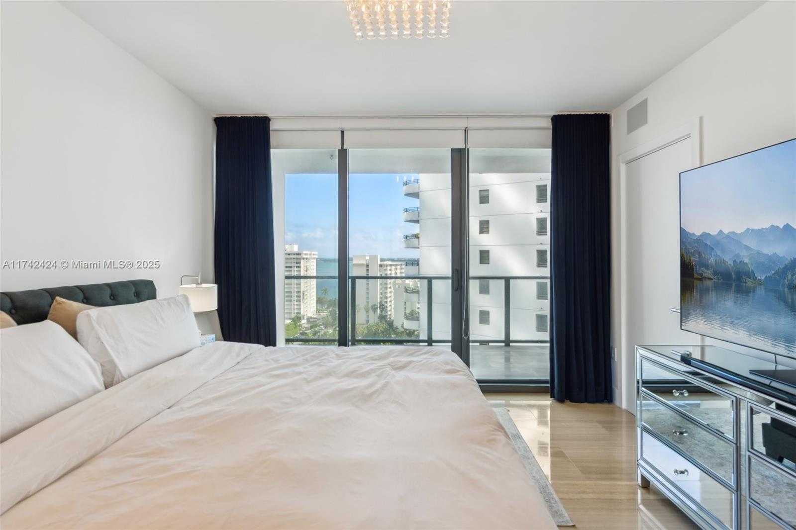 Small Image of 1451 BRICKELL AVE #1202, Miami Number 16