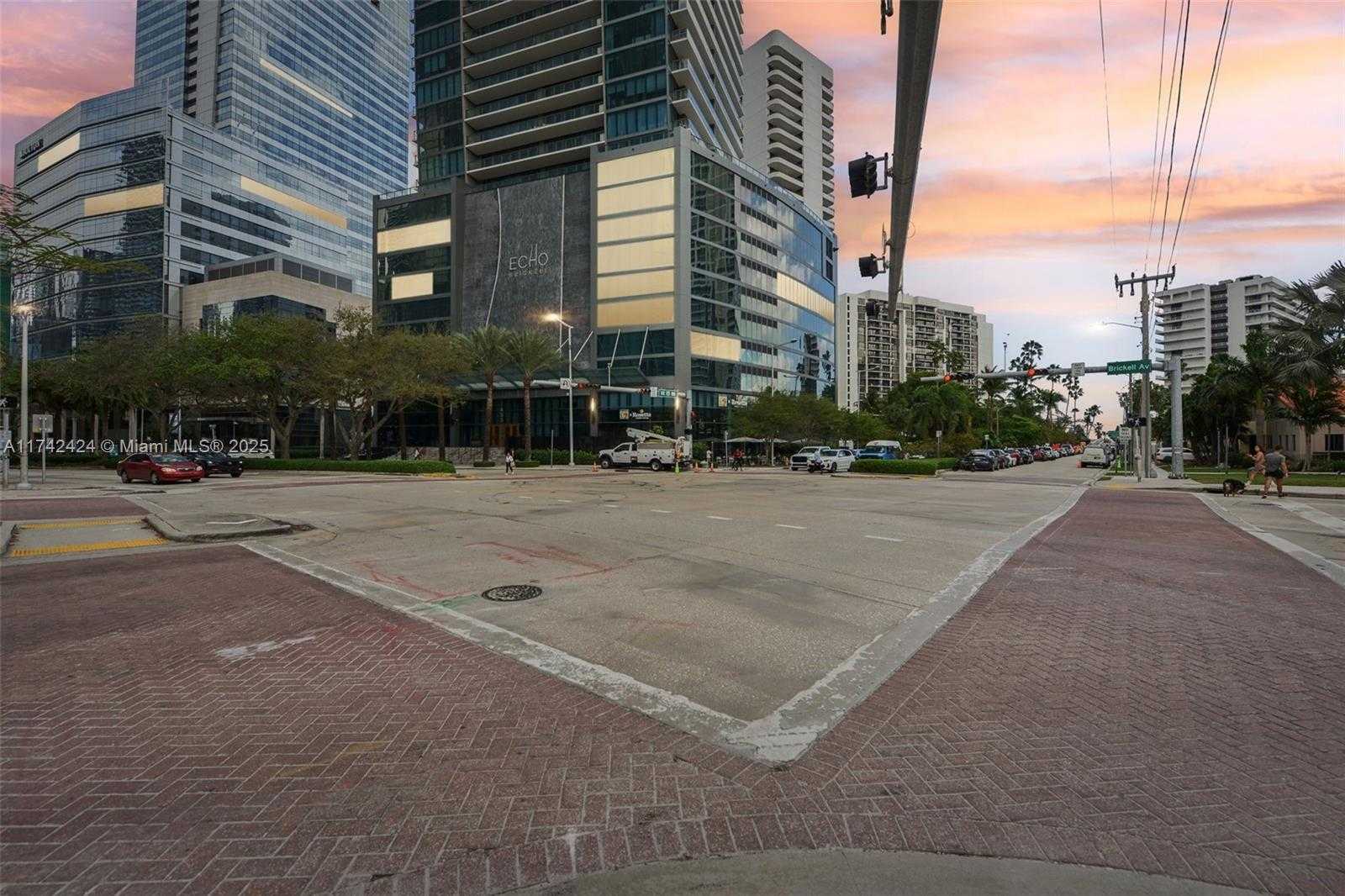 Small Image of 1451 BRICKELL AVE #1202, Miami Number 26