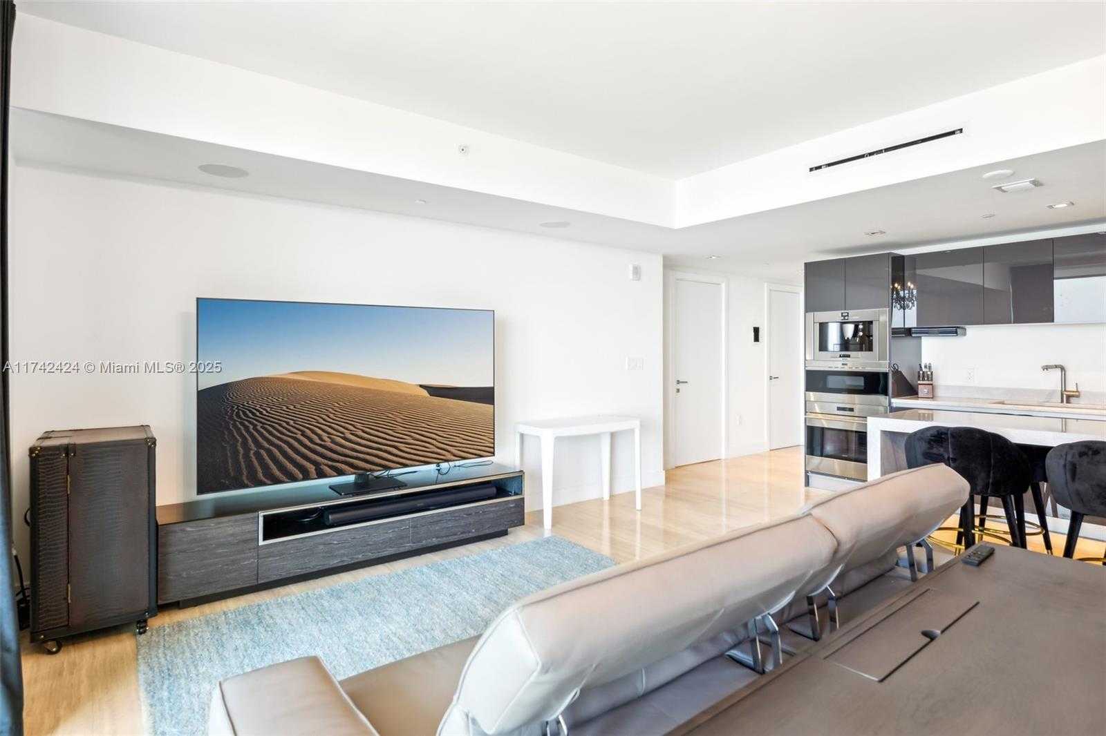 Small Image of 1451 BRICKELL AVE #1202, Miami Number 8