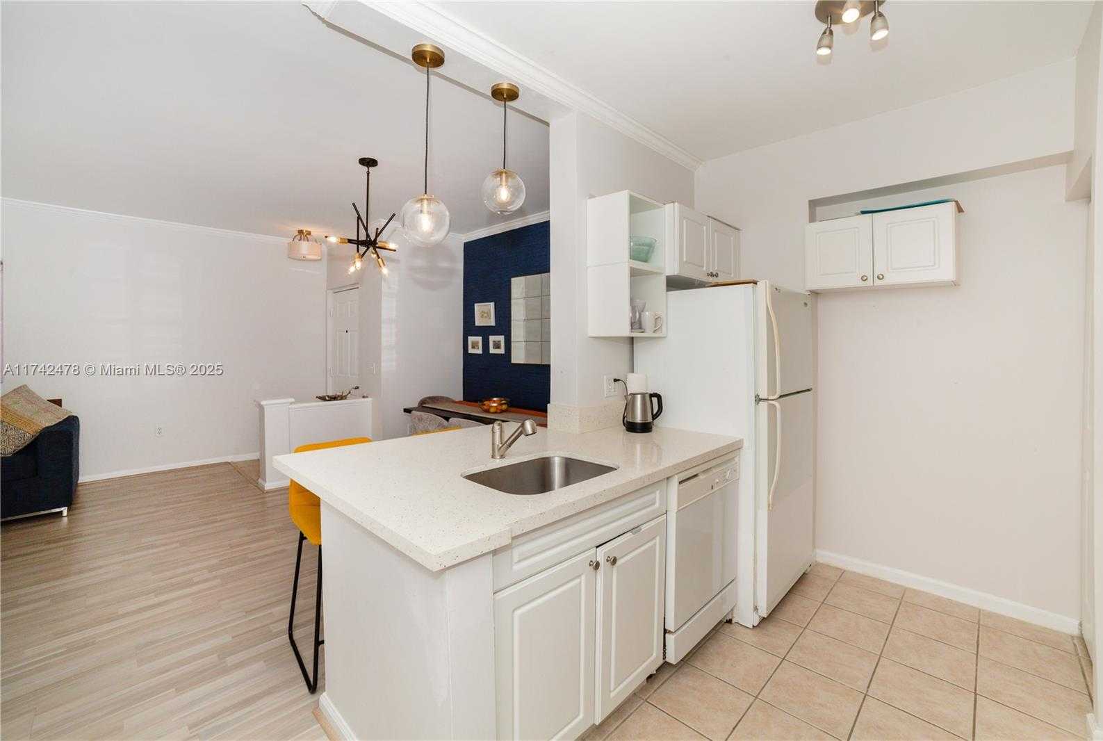 Small Image of 17150 NORTH BAY RD #2517, Sunny Isles Beach Number 10