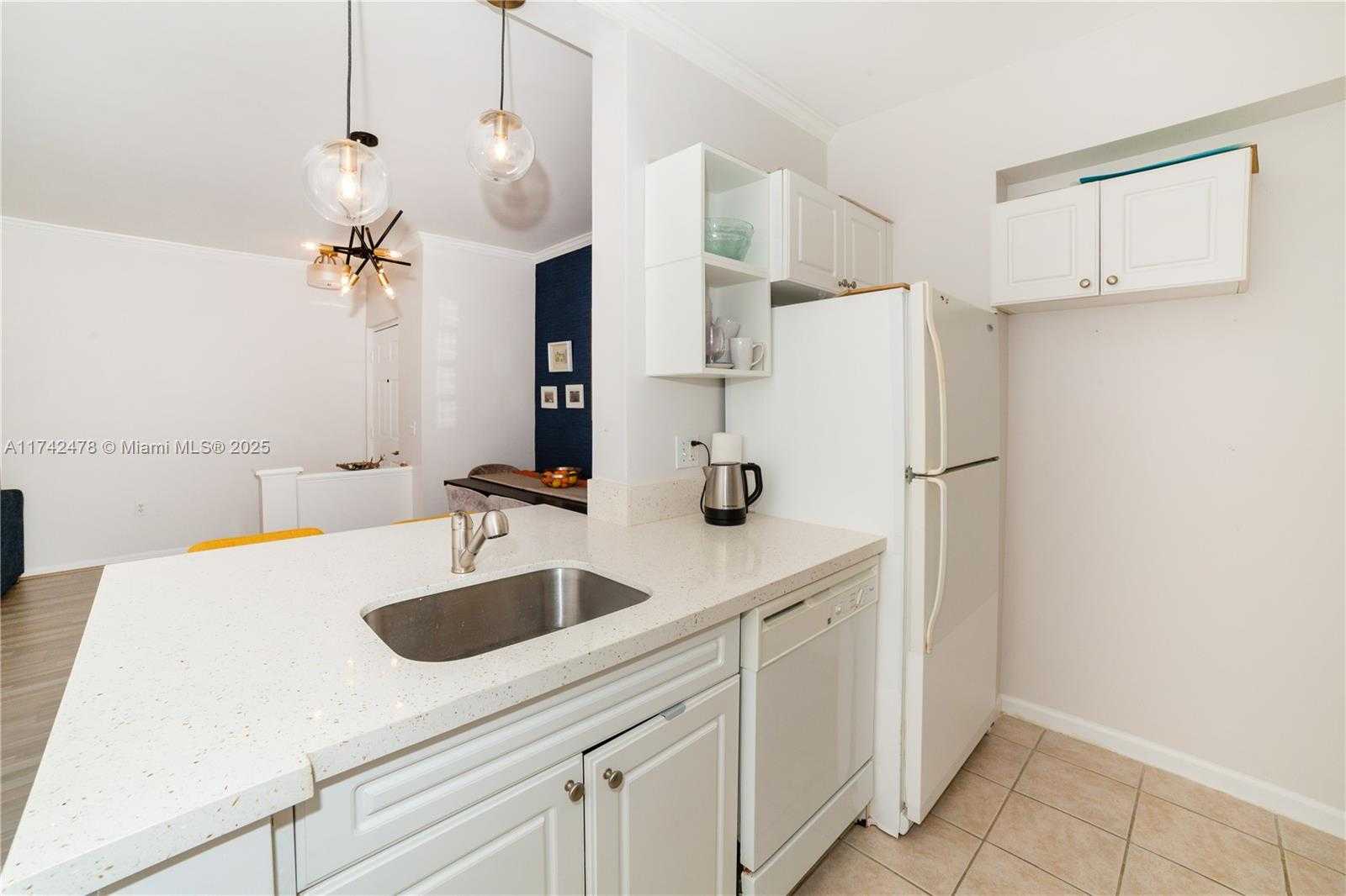 Small Image of 17150 NORTH BAY RD #2517, Sunny Isles Beach Number 12