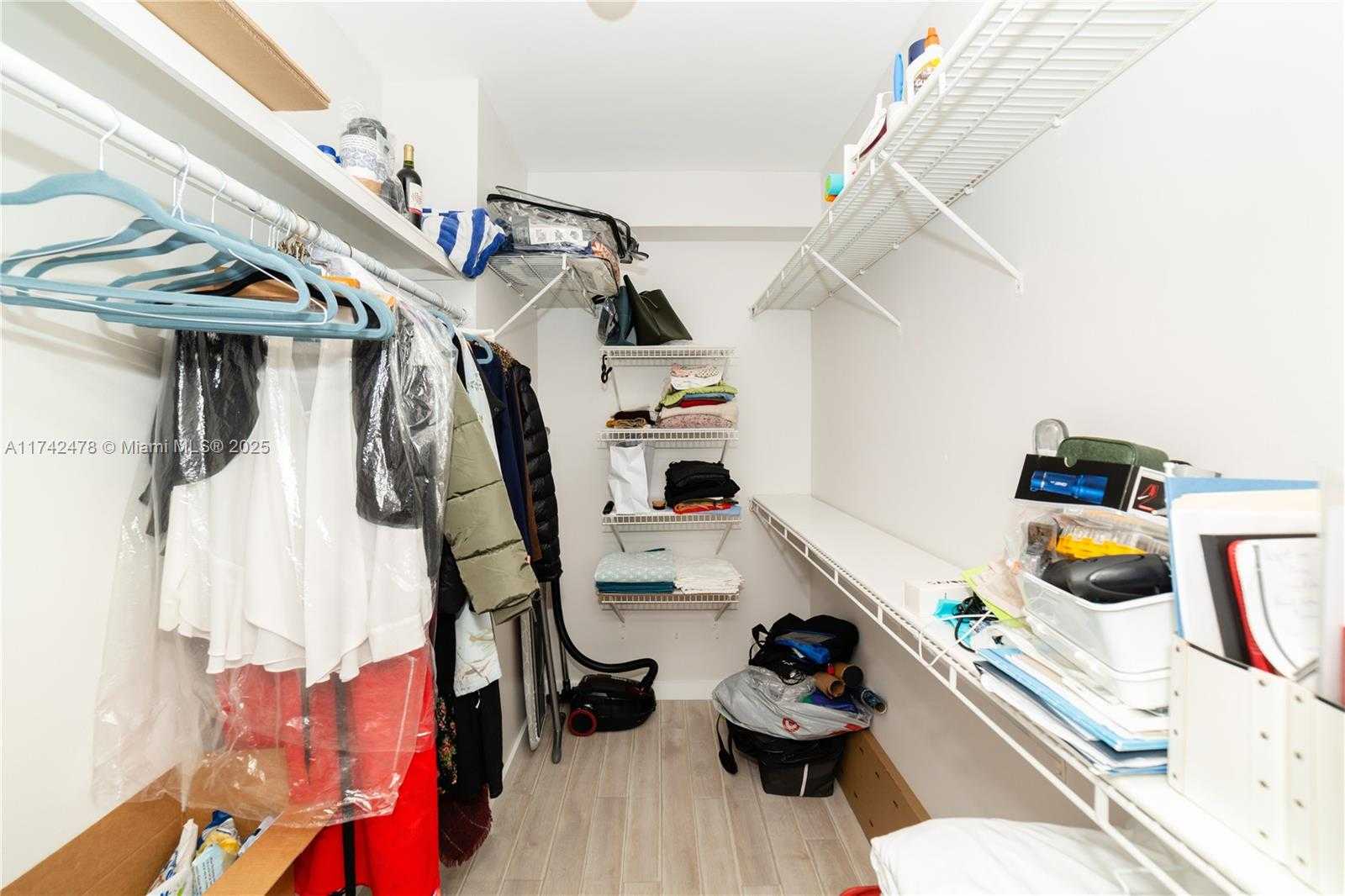 Small Image of 17150 NORTH BAY RD #2517, Sunny Isles Beach Number 19