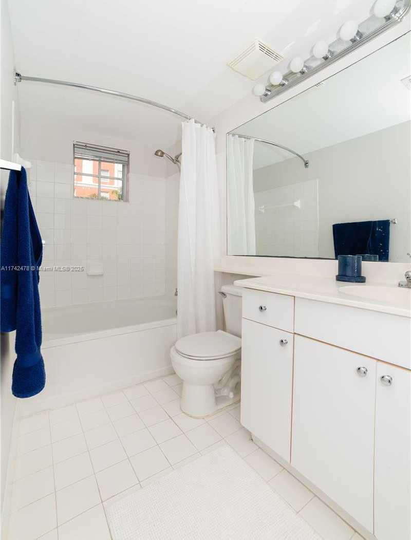 Small Image of 17150 NORTH BAY RD #2517, Sunny Isles Beach Number 20