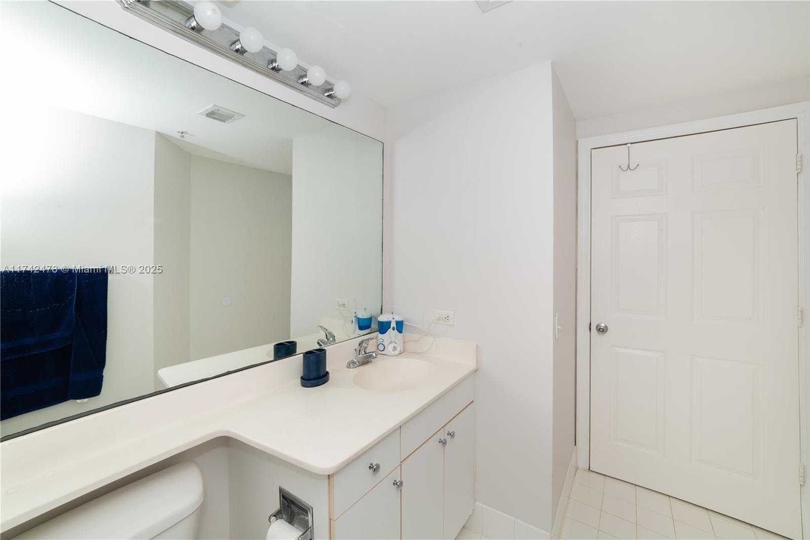 Small Image of 17150 NORTH BAY RD #2517, Sunny Isles Beach Number 24