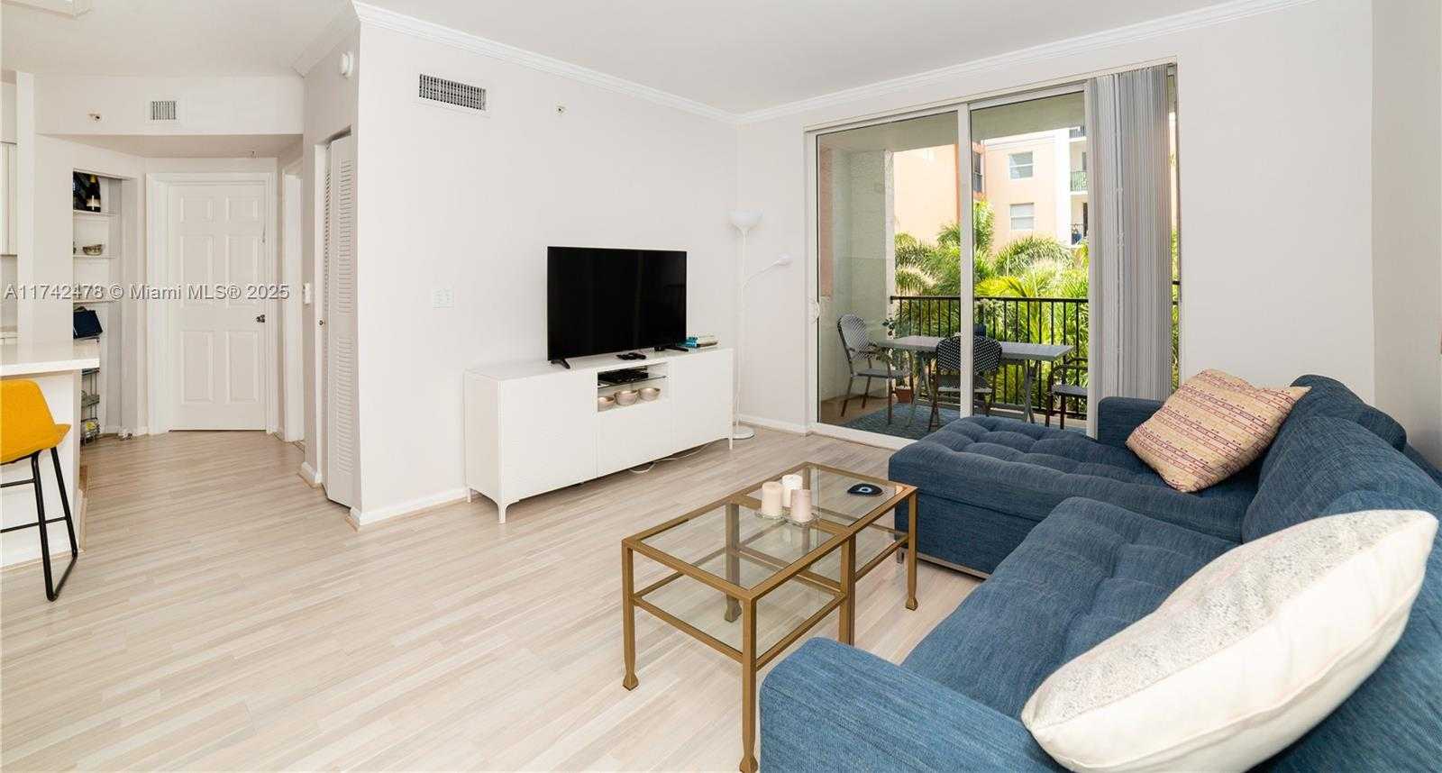Small Image of 17150 NORTH BAY RD #2517, Sunny Isles Beach Number 4