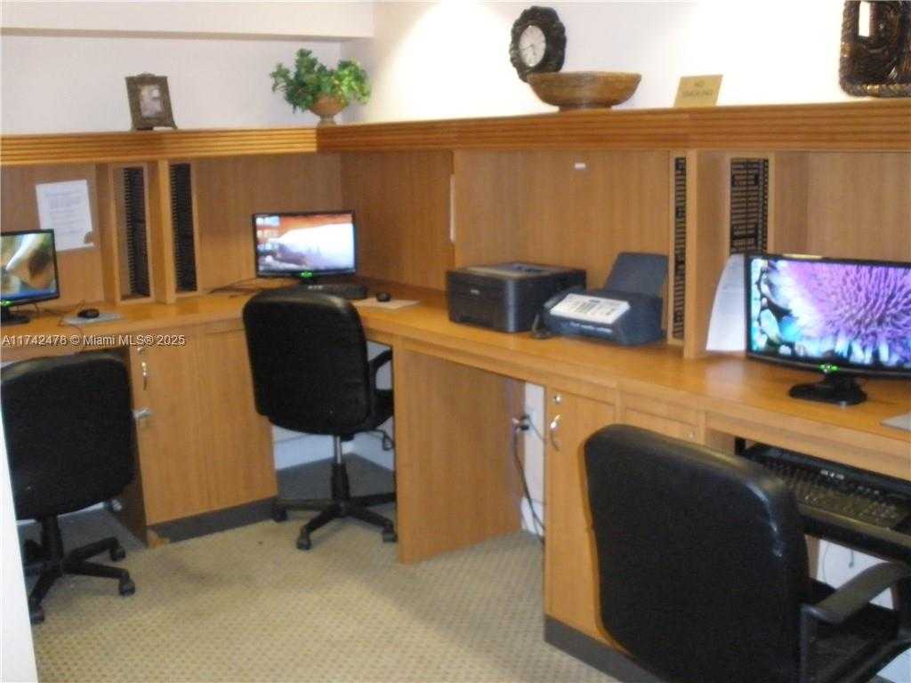Small Image of 17150 NORTH BAY RD #2517, Sunny Isles Beach Number 44