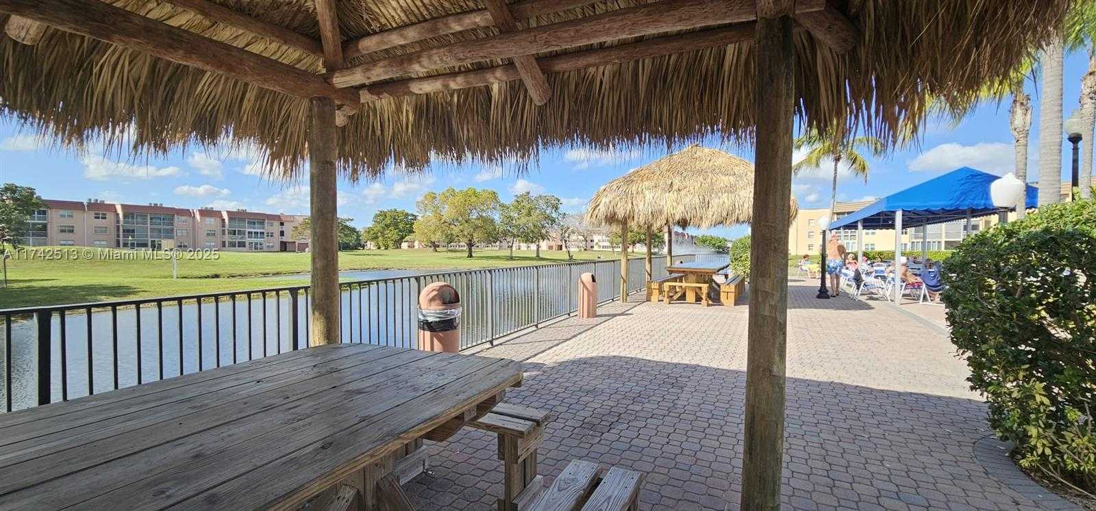 Small Image of 9380 SUNRISE LAKES BLVD #103, Sunrise Number 23