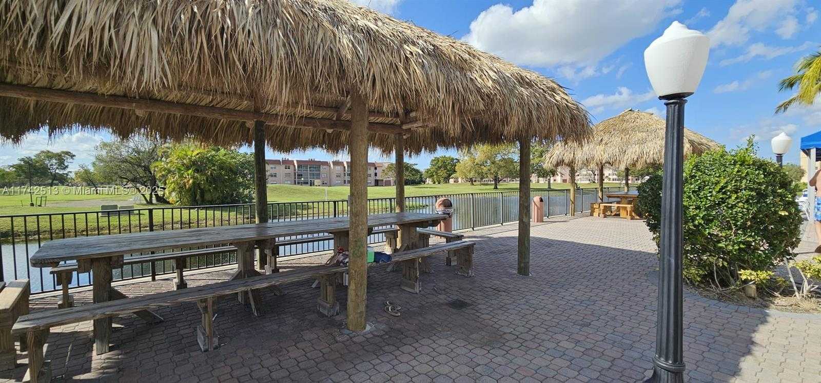 Small Image of 9380 SUNRISE LAKES BLVD #103, Sunrise Number 25