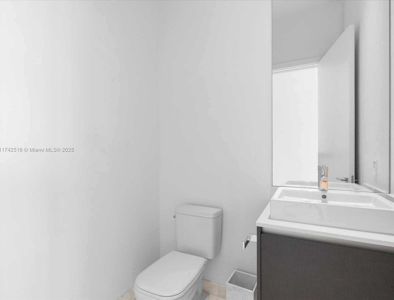 Small Image of 1451 BRICKELL AVE #5101, Miami Number 11