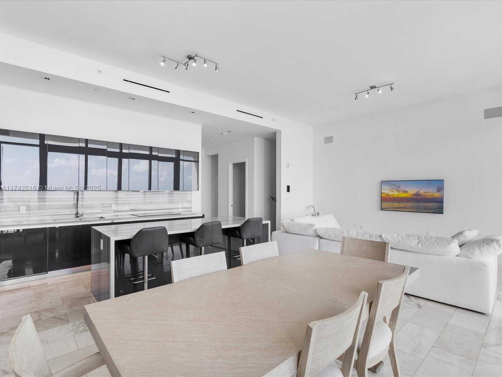 Small Image of 1451 BRICKELL AVE #5101, Miami Number 7
