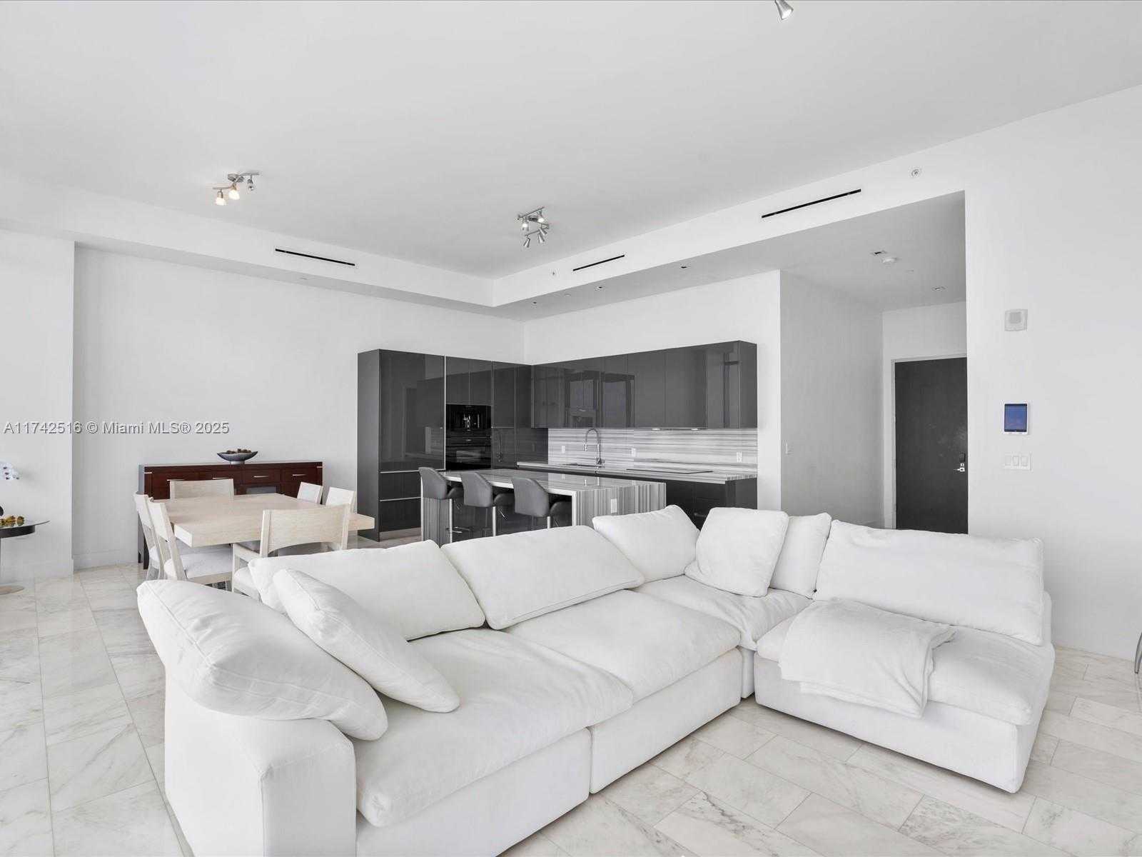 Small Image of 1451 BRICKELL AVE #5101, Miami Number 8