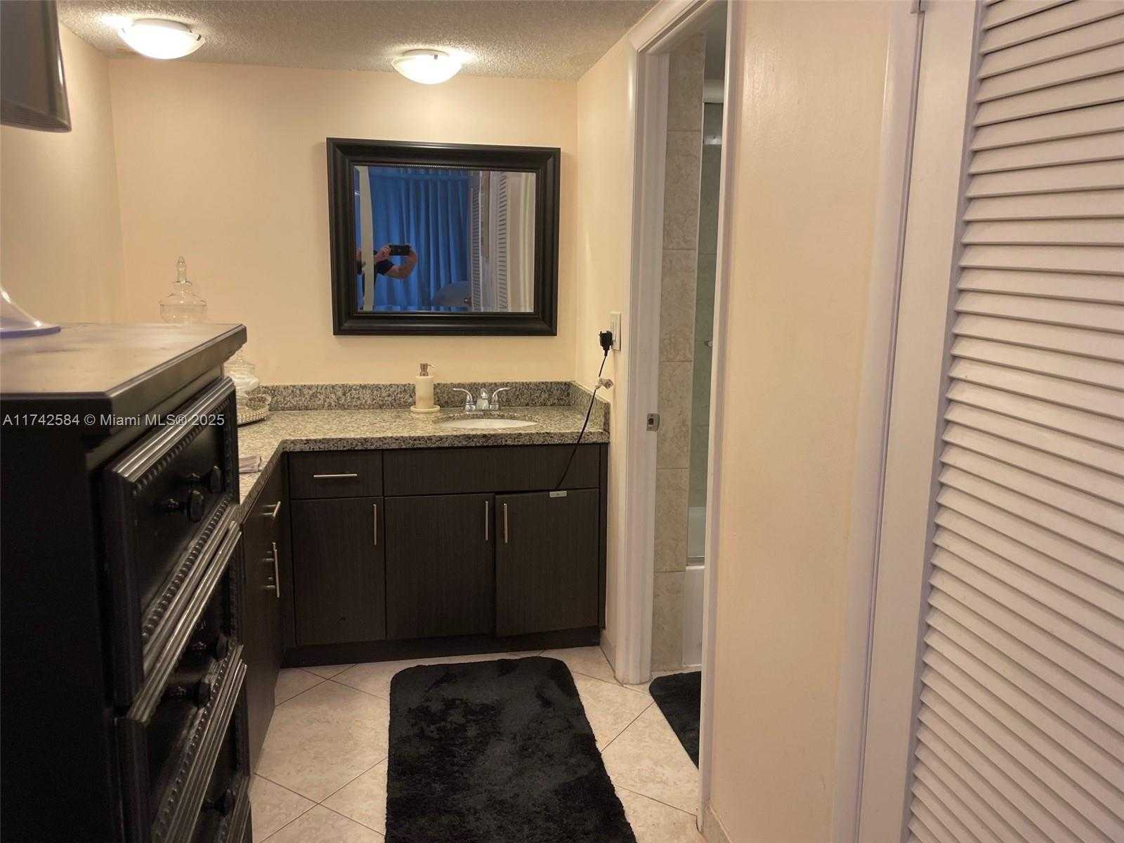 Small Image of 6039 WEST COLLINS AVE #533, Miami Beach Number 14