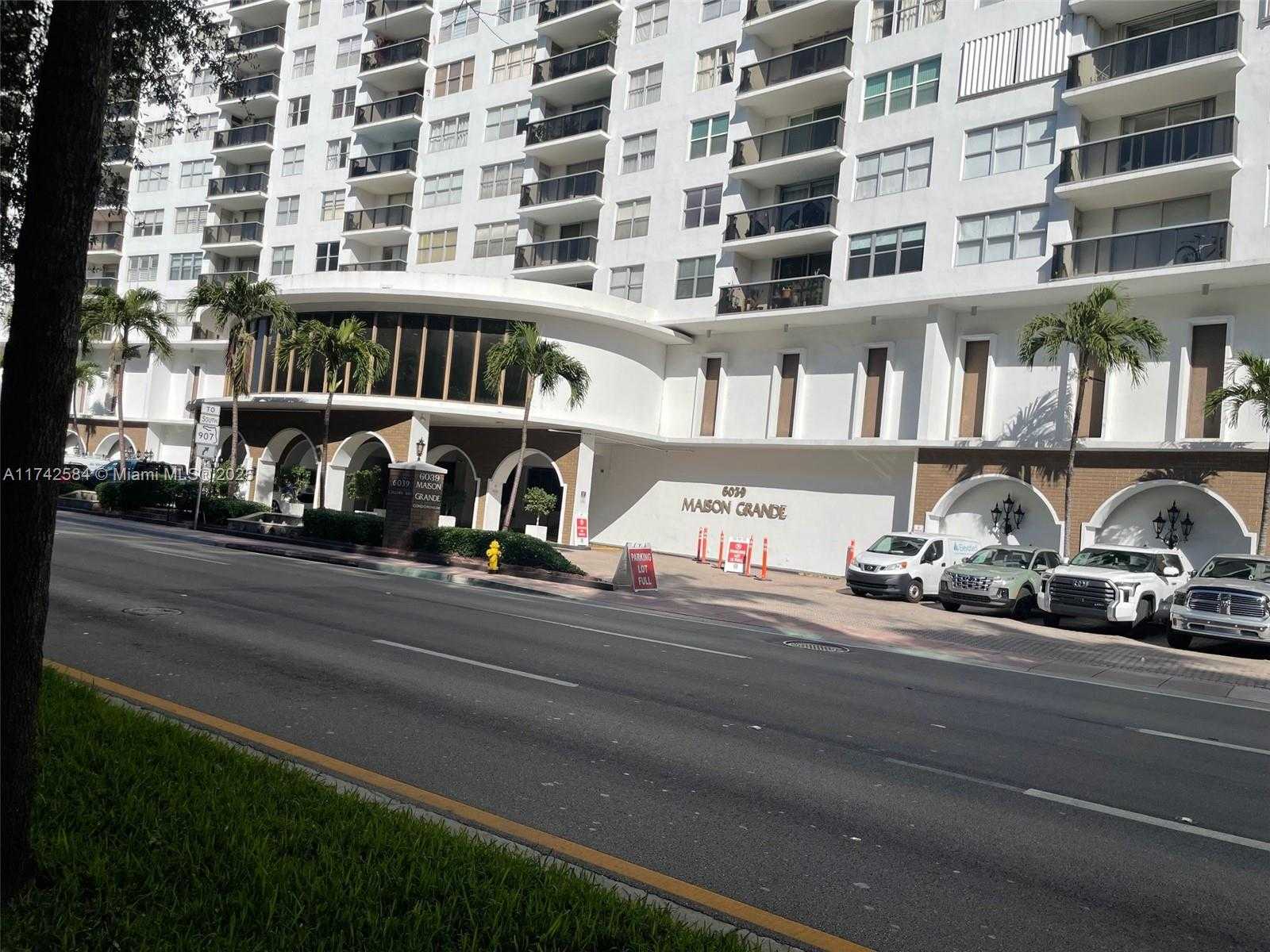 Small Image of 6039 WEST COLLINS AVE #533, Miami Beach Number 2