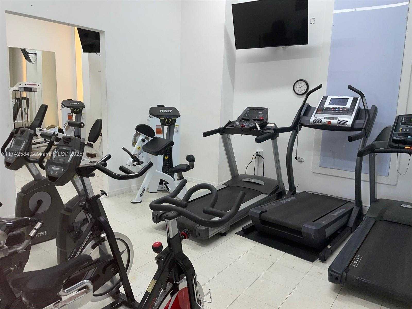 Small Image of 6039 WEST COLLINS AVE #533, Miami Beach Number 24