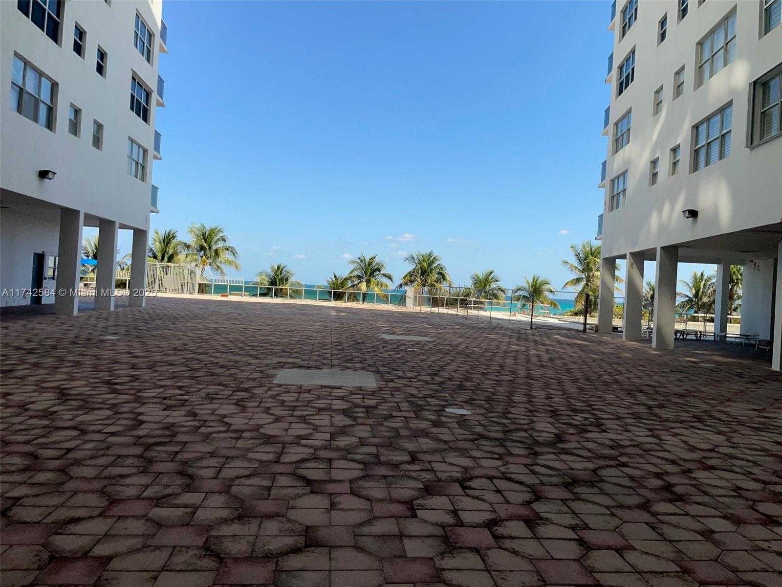 Small Image of 6039 WEST COLLINS AVE #533, Miami Beach Number 27