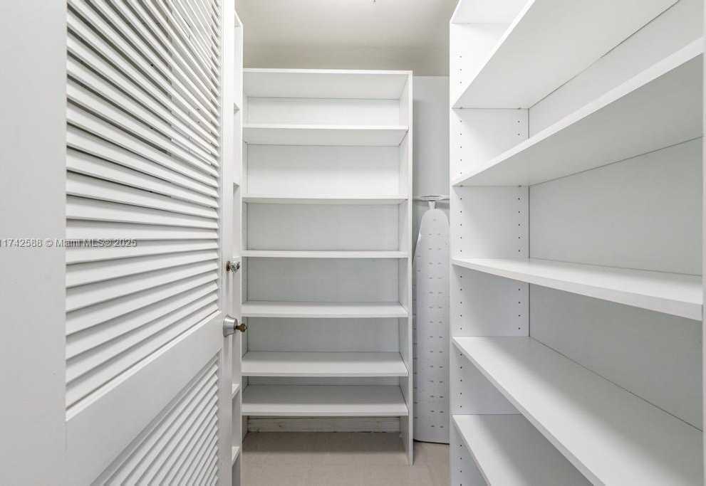 Small Image of 2951 SOUTH BAYSHORE DR #907/909, Miami Number 11