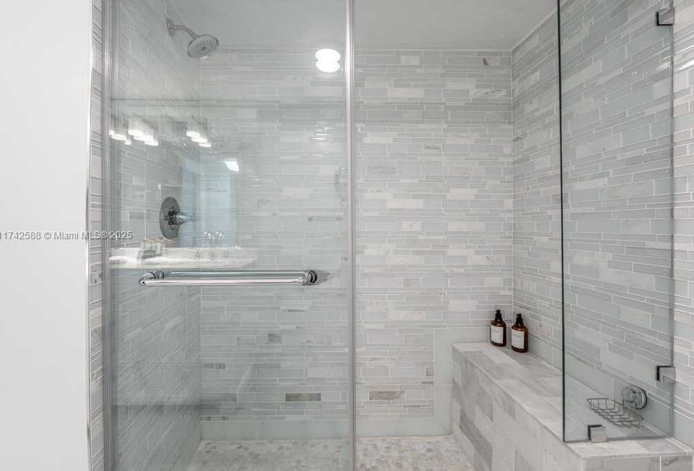 Small Image of 2951 SOUTH BAYSHORE DR #907/909, Miami Number 13
